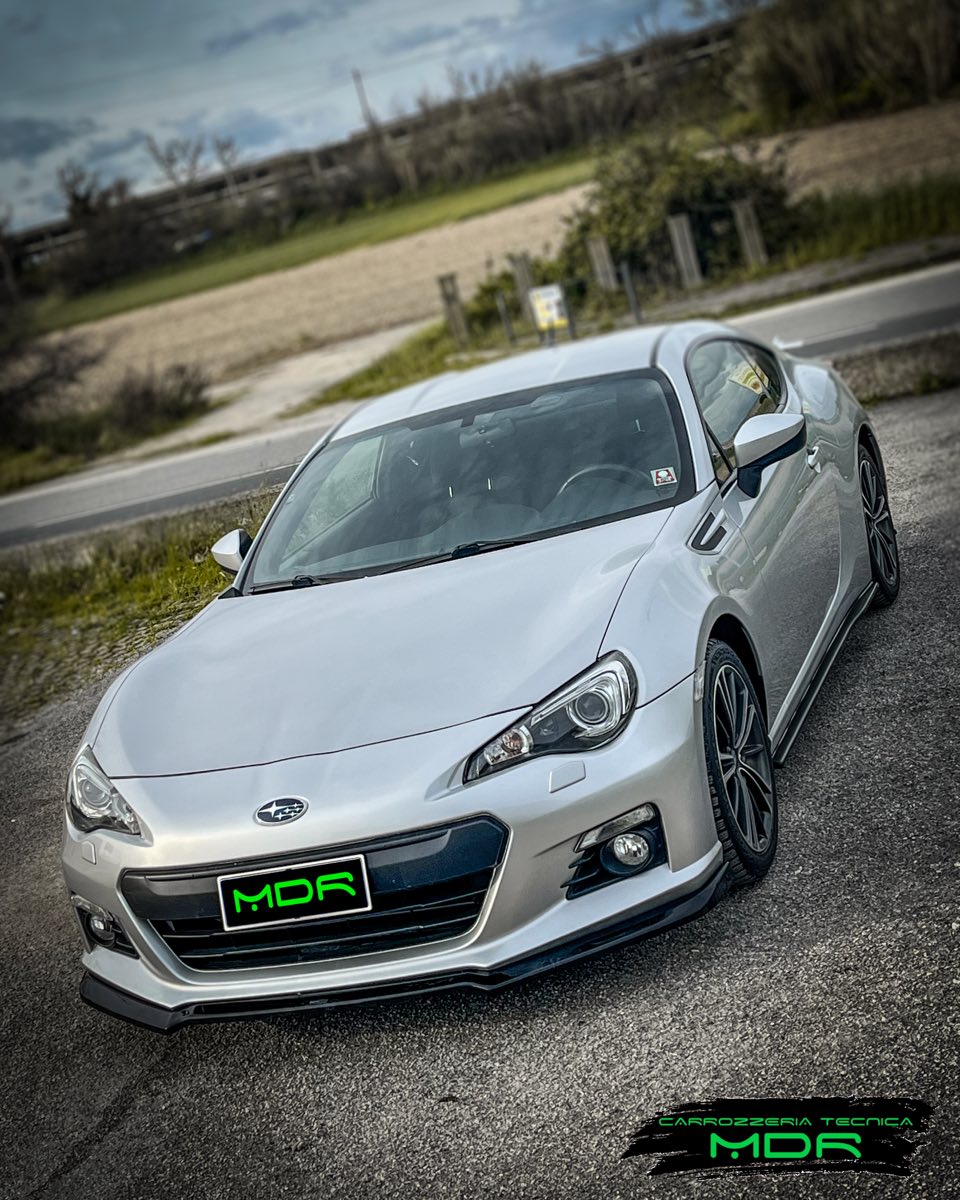 Subaru BRZ argento dopo l'intervento di carrozzeria e verniciatura a Fano